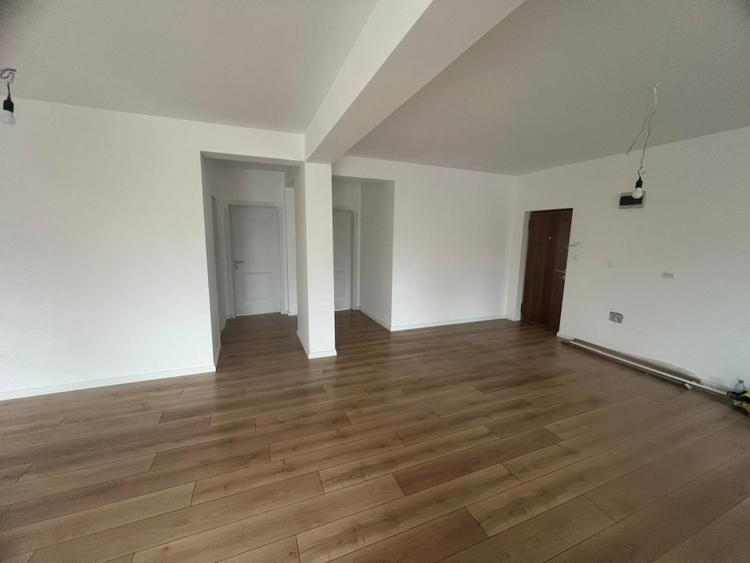 Apartament 3 camere, parter, 104 mp