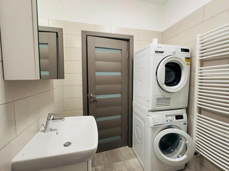 Garsoniera decomandată, complet renovată, etaj 1, langa Judetean