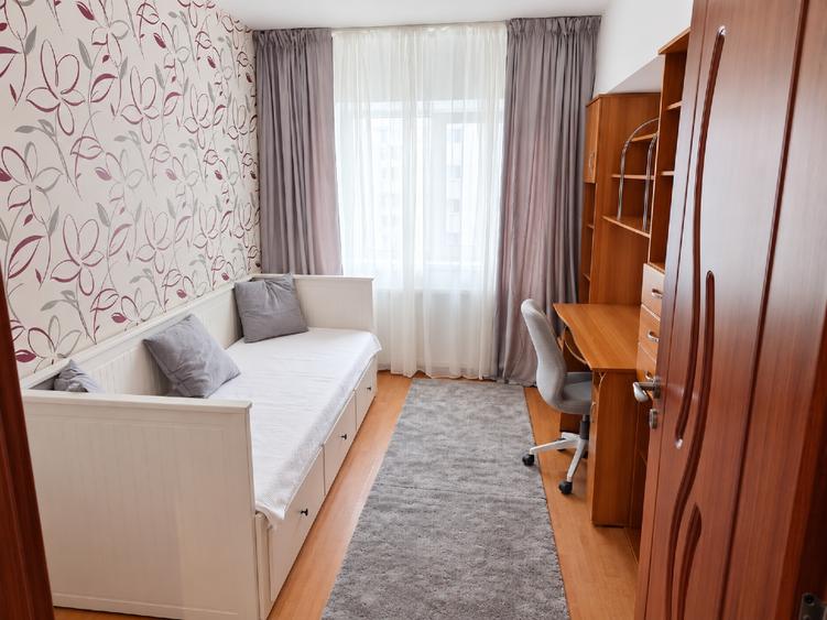 Vanzare apartament 3 camere, metrou Lujerului, renovat si reabilitat recent