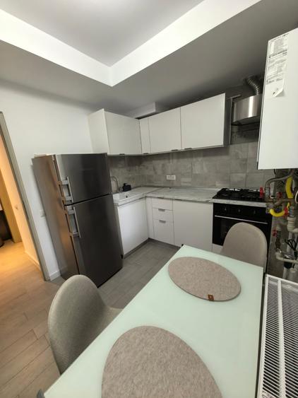 Proprietar, inchiriez ap. 2 camere cu terasa, zona Kiseleff