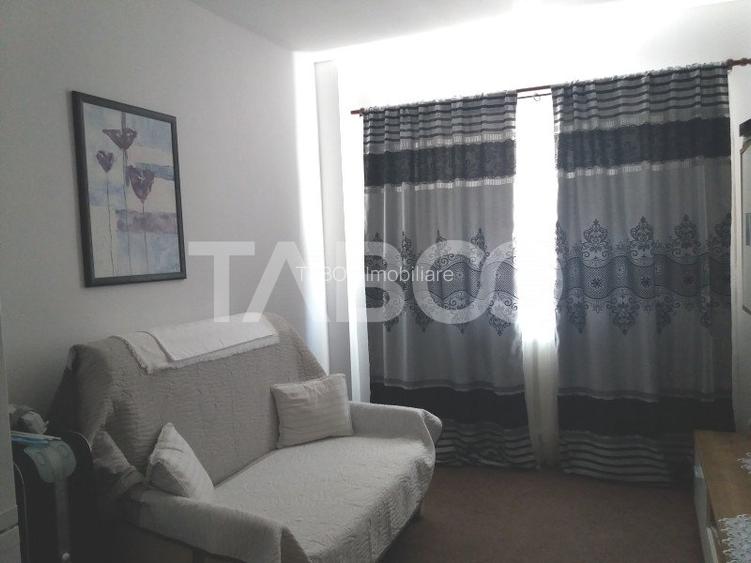Apartament decomandat 3 camere  2 bai etaj 3 balcon zona buna Cisnadie - 7