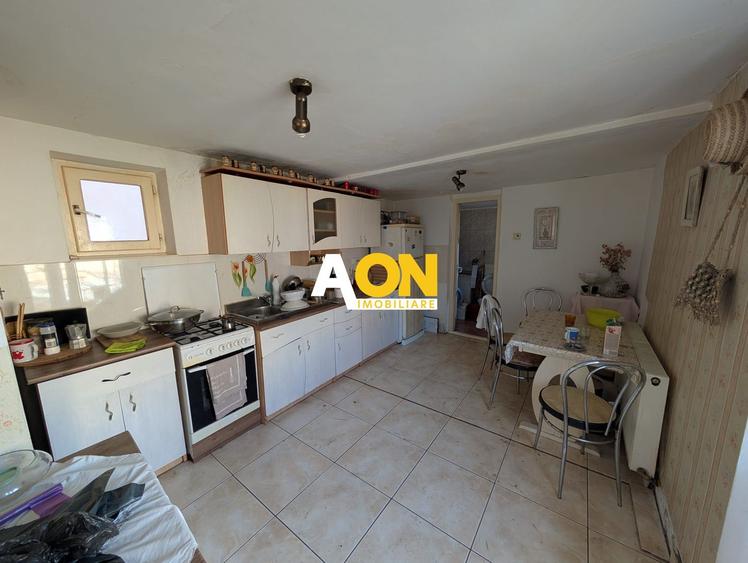 Casa cu 2 corpuri de cladire zona Hapria, 960mp Teren