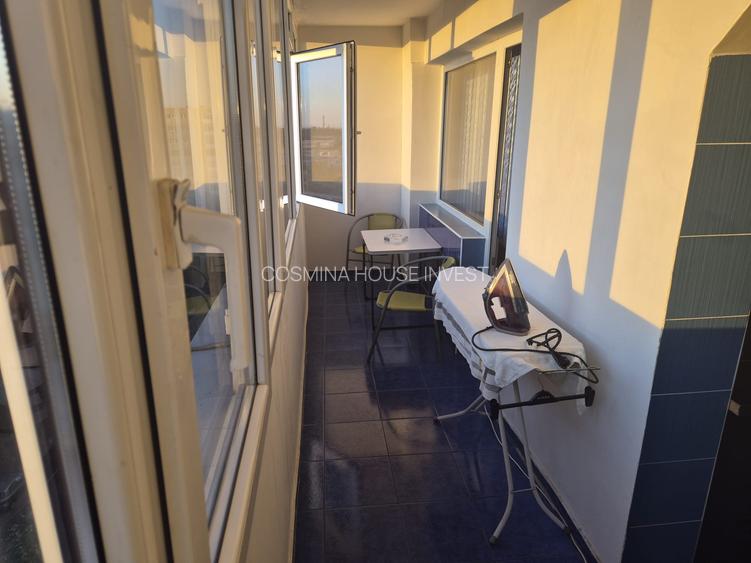Se vinde in Malu Rosu ap decomandat,doua camere,et8/10,pret 64000 negociabil. - 10