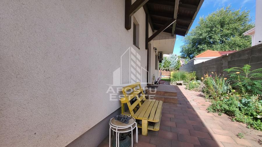 Duplex despartit prin zid dublu,4 camere,2 bai,Dumbravita Kaufland