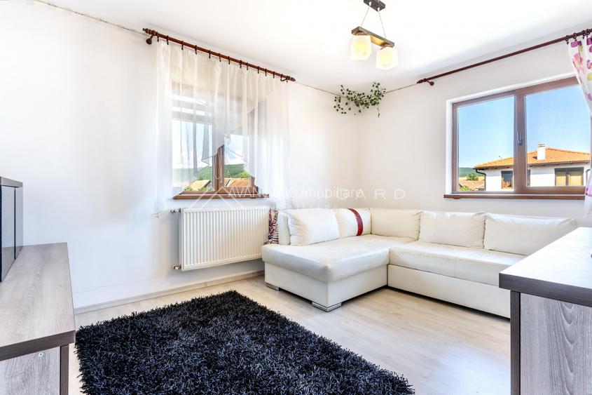 Casă tip duplex retrasă de la strada principală, Gilău - 6