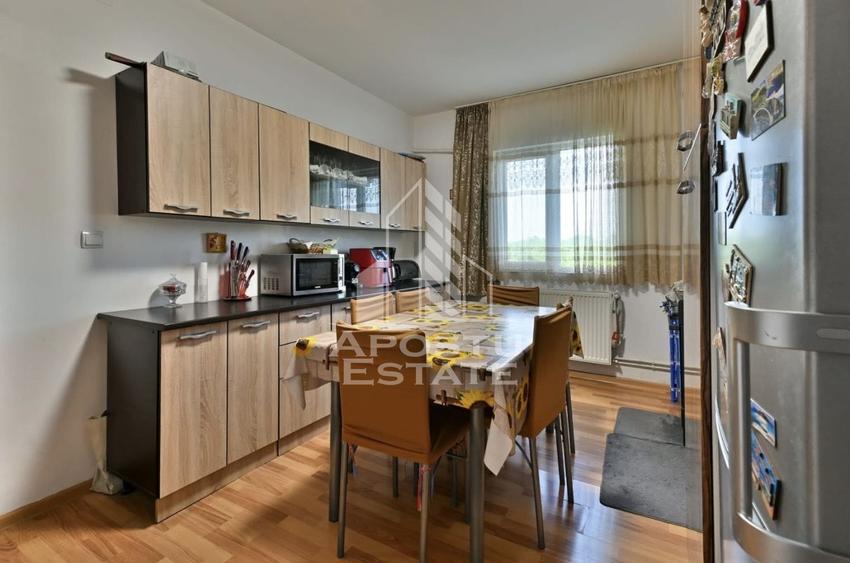 Apartament cu 3 camere de vanzare, centrala, zona Girocului, Timisoara