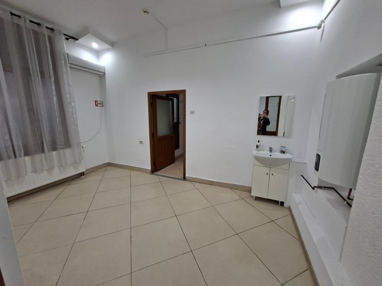 Piata Sinaia, Spatiu pentru diverse activitati