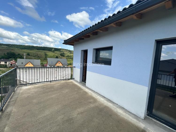 Duplex construit la standarde înalte de calitate la intrare in Corusu - 7