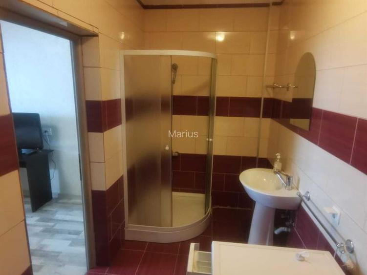 Apartament 4 camere zonă centrală, loc de parcare, locație excelentă - 6