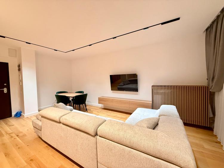 Apartament 3 camere de închiriat | Parcare subterana | Lebada Lake Residence