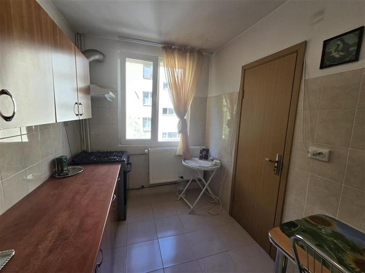 Drumul Taberei-Delinesti,apartament 3 camere decomandat