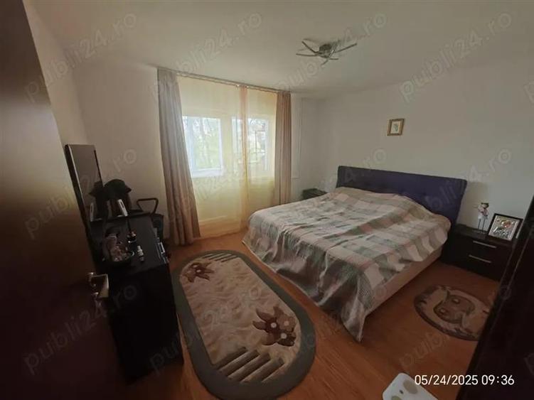 Decomandat cu 2 bai, modelul cel mai mare