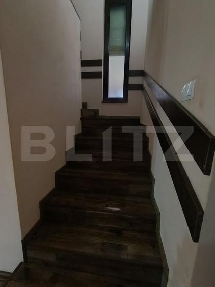 Casa de vanzare, cu 4 camere, 300 mp, zona exterior sud