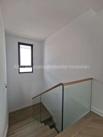 Proprietate exclusivista pe lacul Snagov 490000 euro / Chirie 2500 eu/luna - 44
