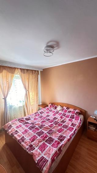 ZONA REPUBLICII (Sf.IOAN) 3camere etaj 4- acoperis,finisat si mobilat!