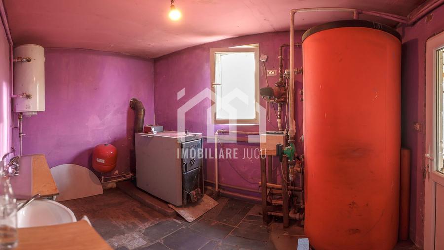 Casă familială spațioasă în Visea, comuna Jucu