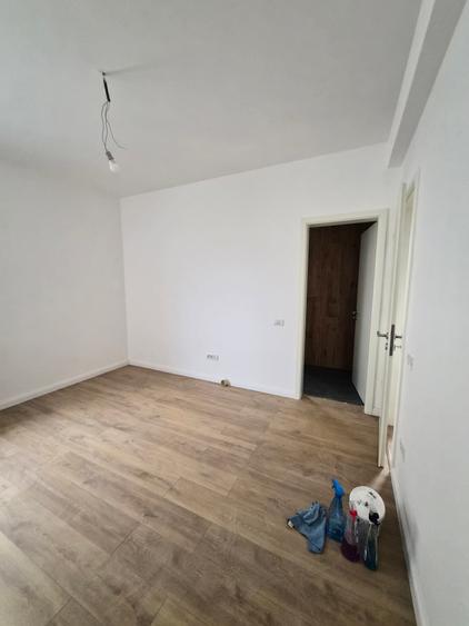 Vilă elegantă cu 5 camere si 3 bai + mansarda + garaj – Zona Cristalului