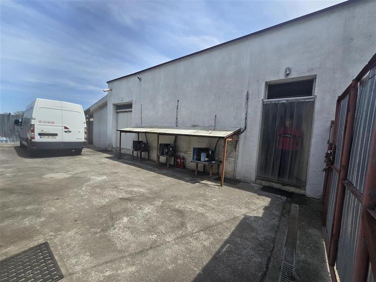 Hala Industriala Spatiu Comercial Cartierul Florilor