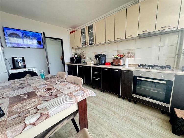 Apartament decomandat cu 2 camere in Vasile Aaron