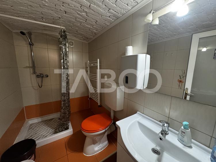 Spatiu comercial de inchiriat 4 camere 85 mpu Central Sibiu