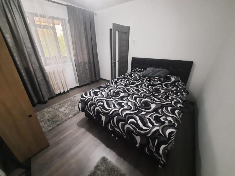 Apartament cu 2 camere, etaj 2/4, zona Podu Ros