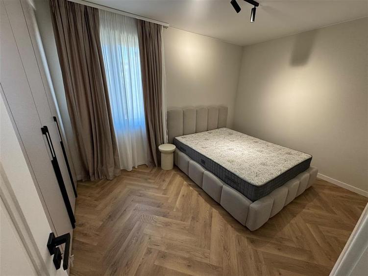 Ap 3 camere, 2 bai, etaj 1, parcare, bloc nou, central , 80 mp, premium