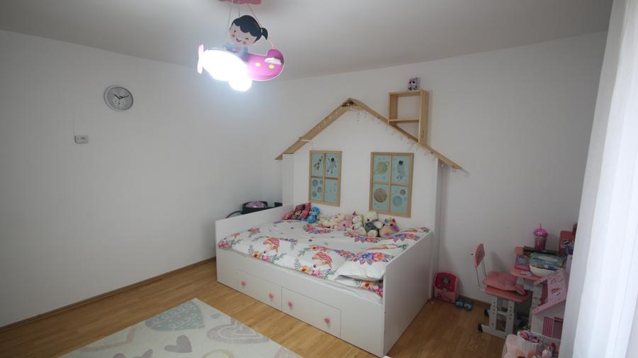Vanzare casa foarte solida,renovata impecabil.Zona Freidorf.