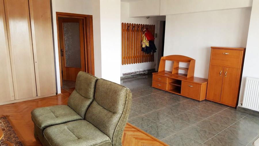 Centru - bd. Stefan cel Mare, 3 camere mobilat si utilat, dubla vedere - 2