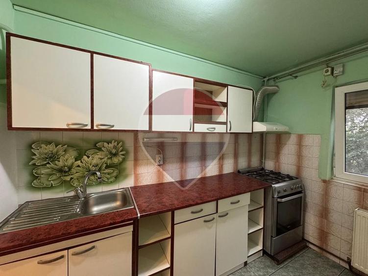 Apartament cu 2 camere, et,1, centrala proprie si boxa-Str.Stupilor