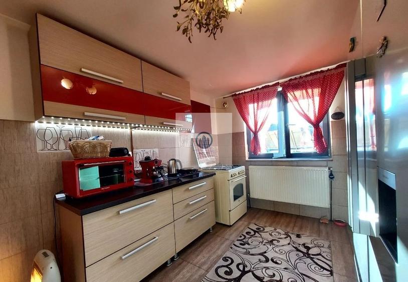 Vila Impresionanta în Deva–Construcție Solida 3 garaje inclus elevator