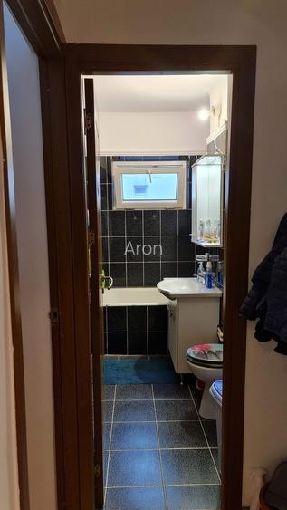 Apartament decomandat 3 camere + living de vanzare in zona Ostroveni - 7