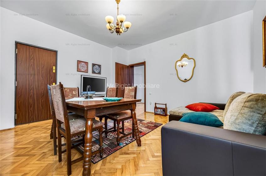 Casa pe 3 niveluri | Terasa cu priveliste | 3 parcari | Pozitie centrala
