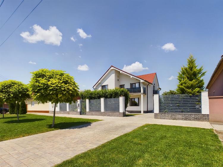 Vilă modernă cu 5 camere în Curtici