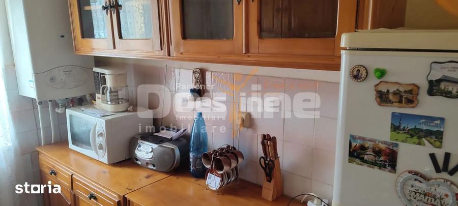 Apartament semidecomandat, 2 camere, etaj intermediar