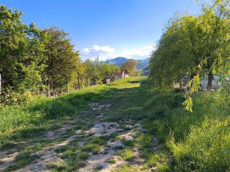 Teren de vanzare langa Camping Rotarii cu proiect de casa