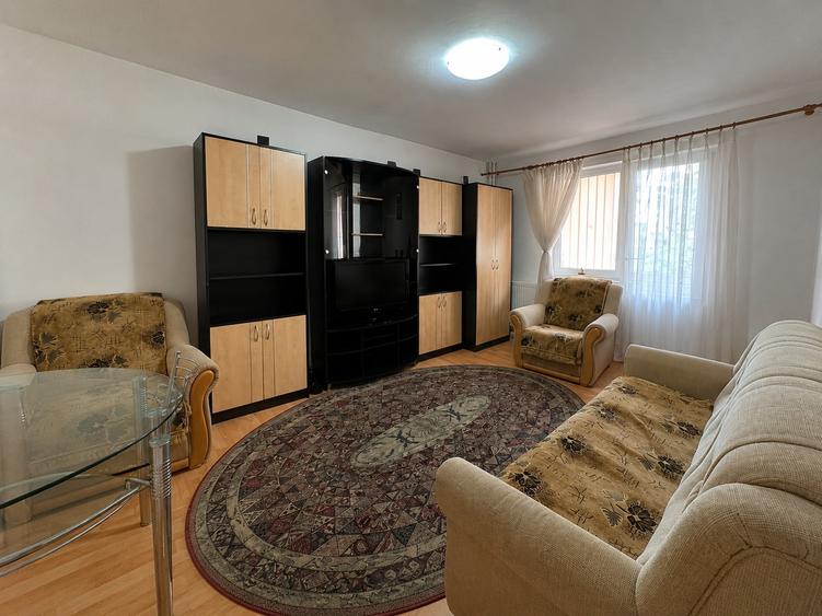 Apartament 3 camere - decomandat | Astra | Etaj 1 | Zonă excelentă