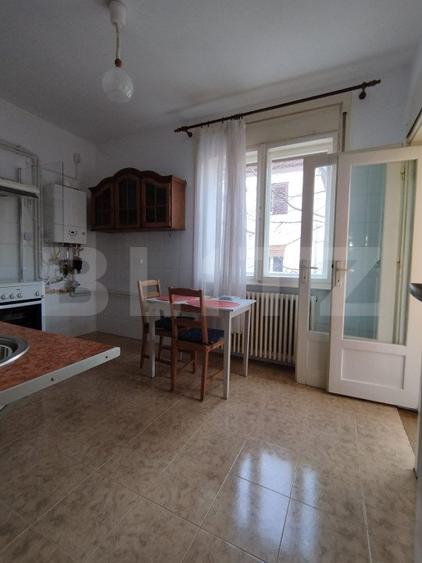 Apartament 2 camere, antreu spatios, 3 terase- una inchisa, garaj, zona Medicina