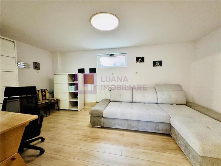 Casa de vanzare Piata Cluj | teren 336 mp | doua apartamente si anexe