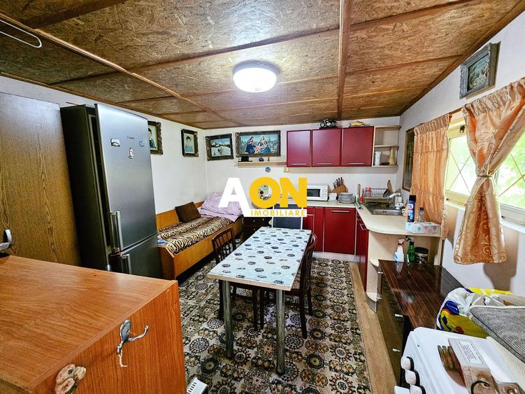 Casa cu 2 corpuri de cladire, 744 mp teren, toate utilitatile, Micesti