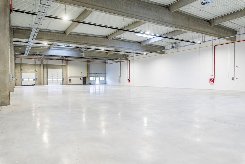 4646 mp - Hala industriala de inchiriat in Parc Industrial Arad