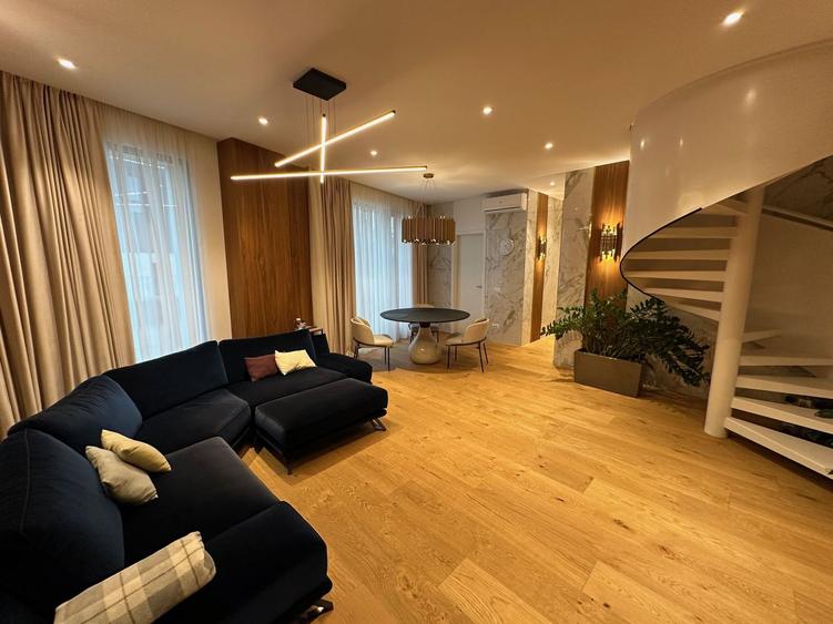 Apartament pe 2 niveluri