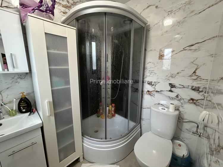 Casă de vânzare, 4 camere, 2 bai - 128 mp utili + 18 mp terasa - Zona Lidl - 12