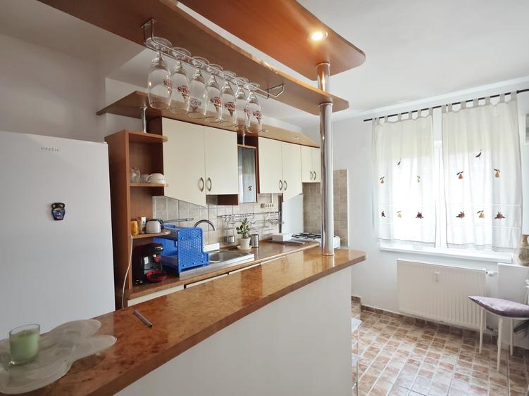 Aviatiei 2 camere   decomandate situate la 8" Metrou Aurel Vlaicu