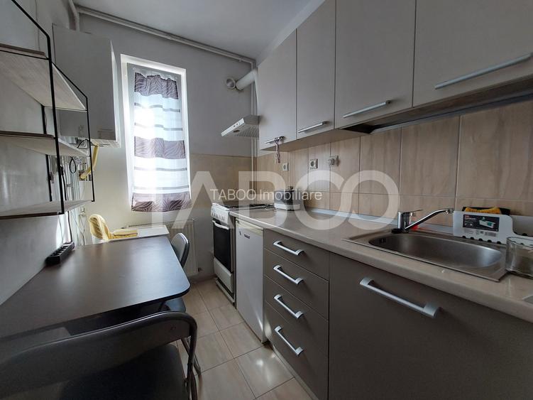 Garsoniera decomandata 26 mp etaj 2 geam la baie Str Frunzei Sibiu - 2