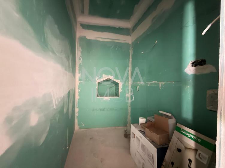 Apartament 3 camere de vanzare, Targul Vinului