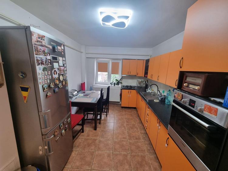 KM 4- apartament 3 camere decomandat finisat modern