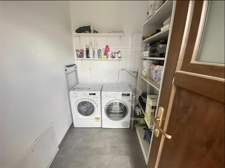 Casa moderna, cu 4 camere si teren de 220 - Selimbar