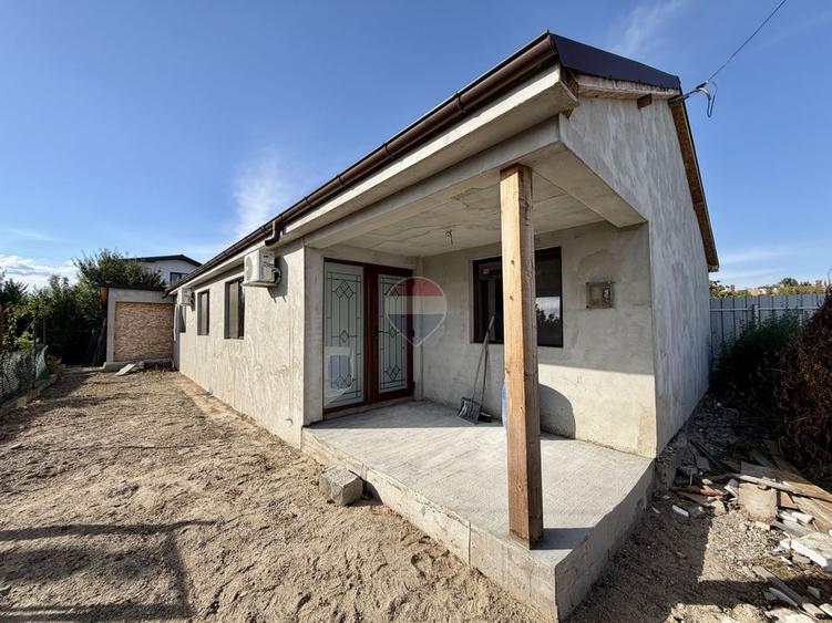 Casă de vanzare Golesti 4 camere 3 bai