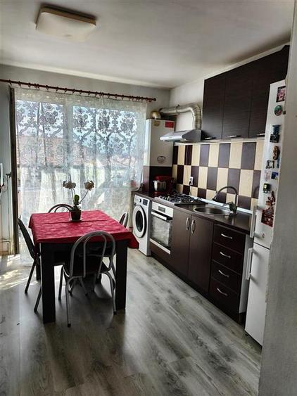 Apartament 4 camere 2 bai balcon zona Terezian