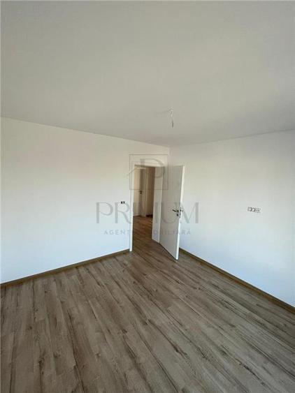 Duplex spatios - bucatarie inchisa - zona in plina dezvoltare